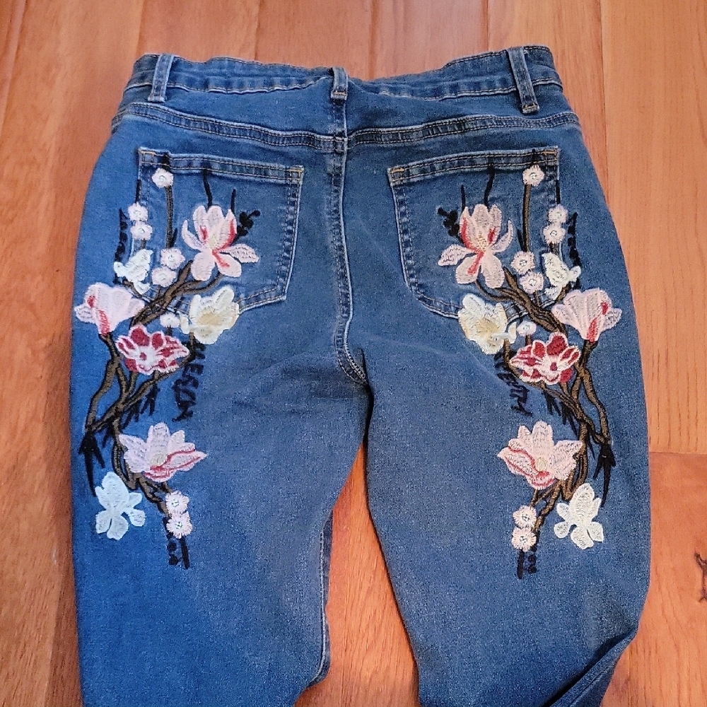 SHEIN Blue Embroidered Denim Jeans